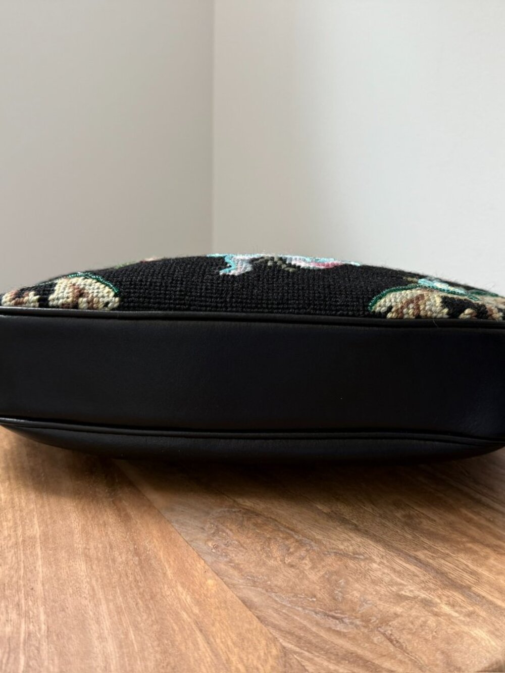 Vintage FIONA C New York Floral Needlepoint Handbag Black Frame Top Handle - Picture 5 of 6